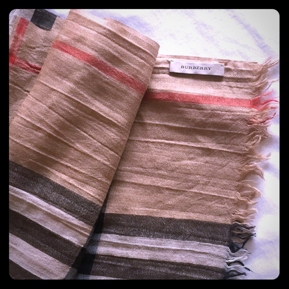 Burberry giant check scarf in gauze.